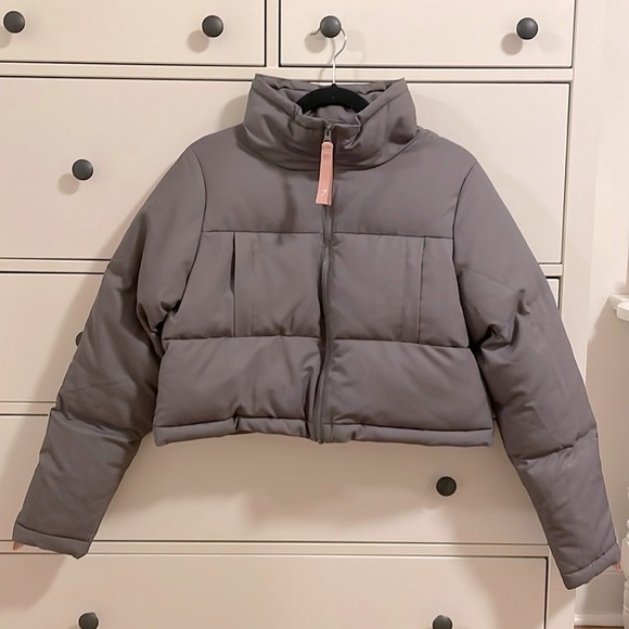 Gymshark Jackets & Blazers - NWOT Gymshark Oversized Lavender Grey and Pink Cropped Puffer Jacket